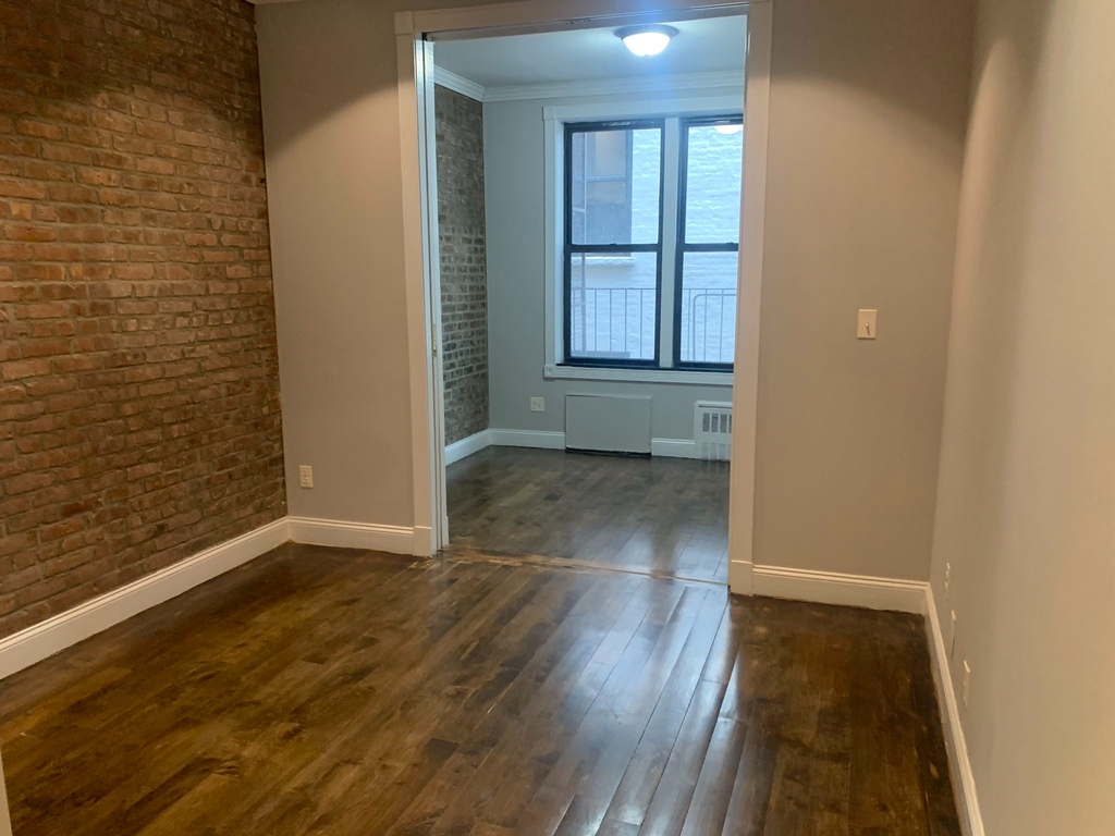 209 East 25th Street - Photo 5