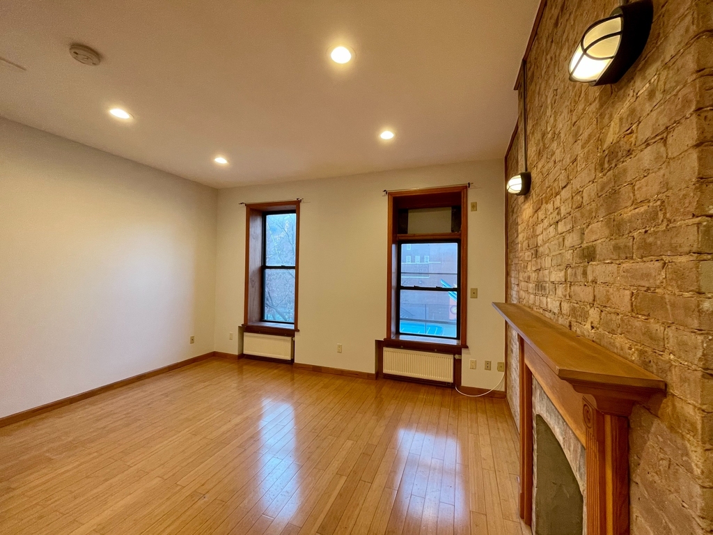 1667 Lexington Avenue - Photo 3