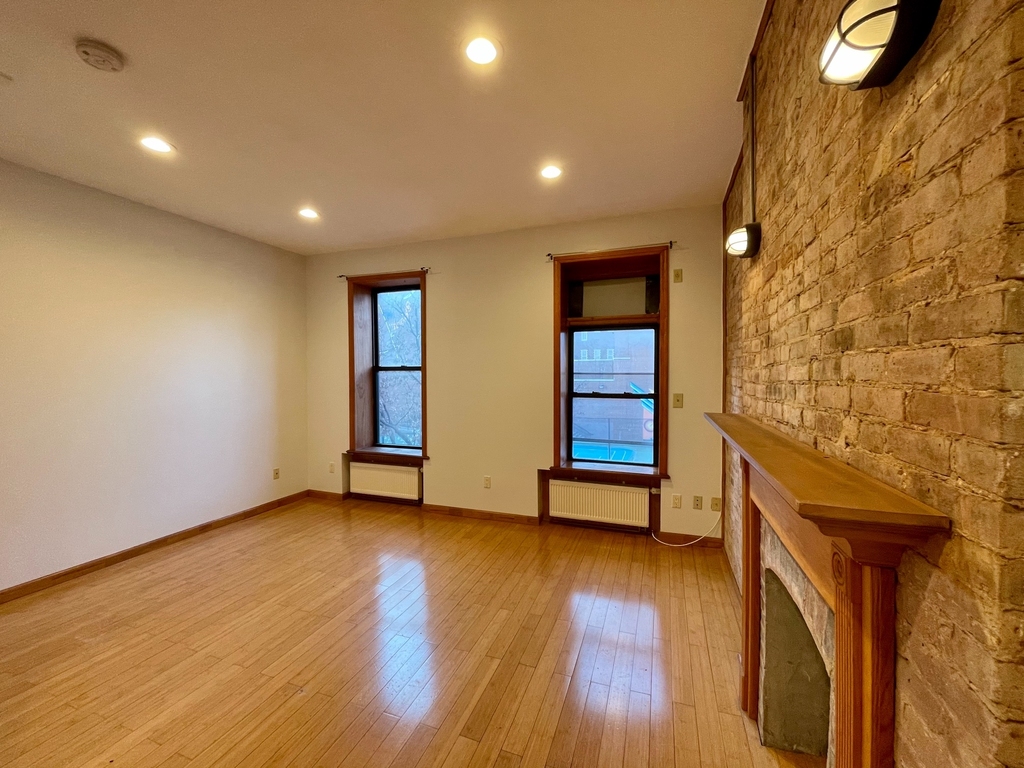 1667 Lexington Avenue - Photo 4