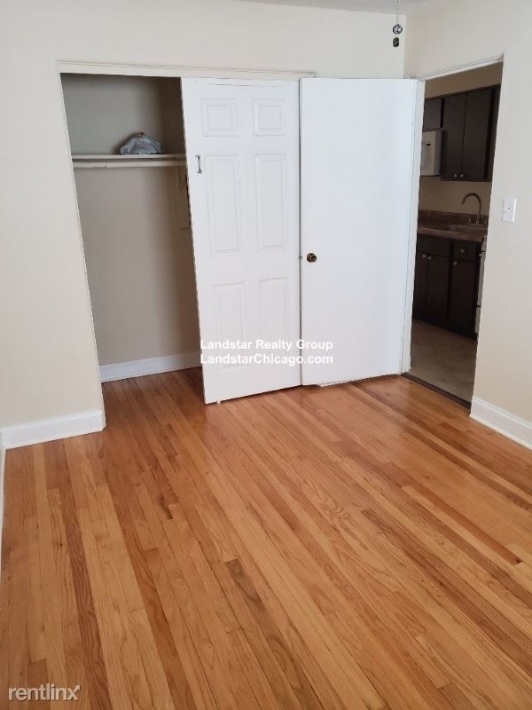 1743 W Bryn Mawr Ave - Photo 3