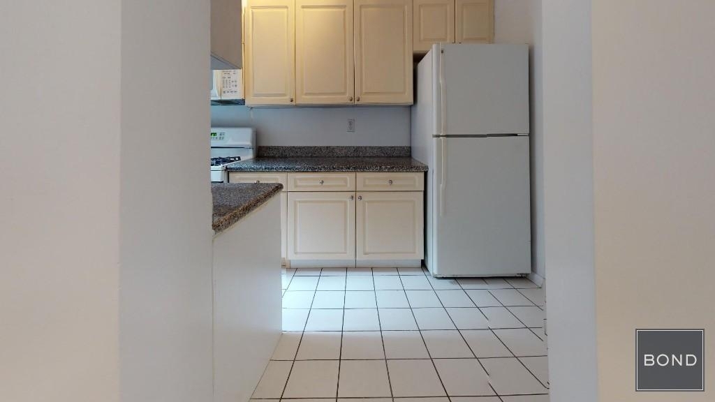 78 West 11th Street - Photo 7