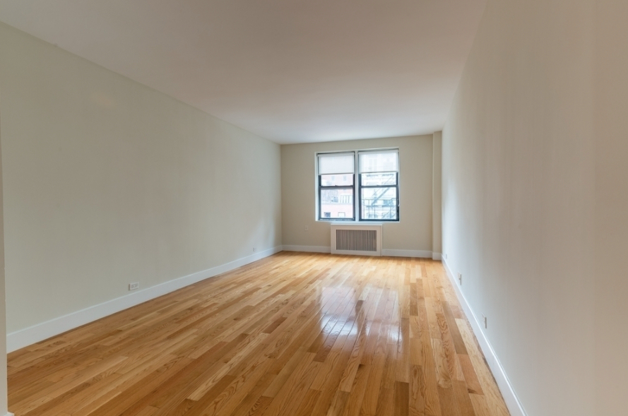 108 West 15th Street - Photo 2