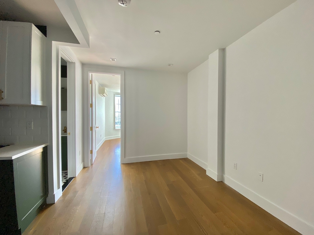 473 Park Place - Photo 9