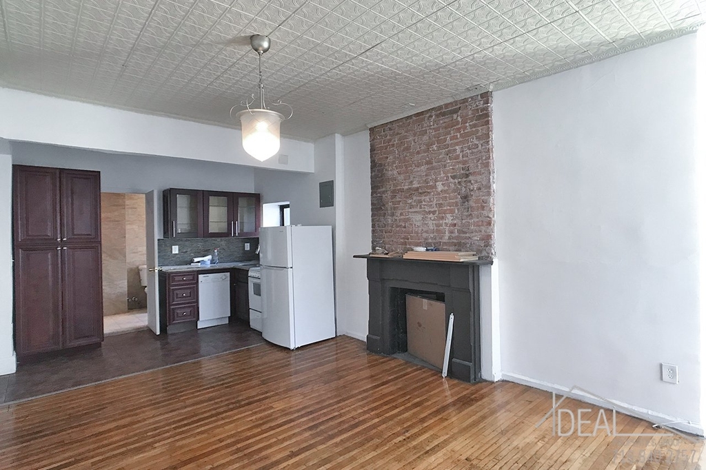 294 7th Avenue - Photo 0