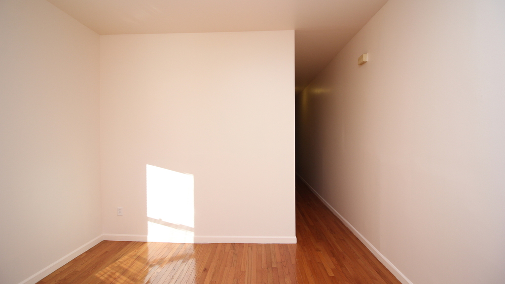 1332 Sterling Place - Photo 3