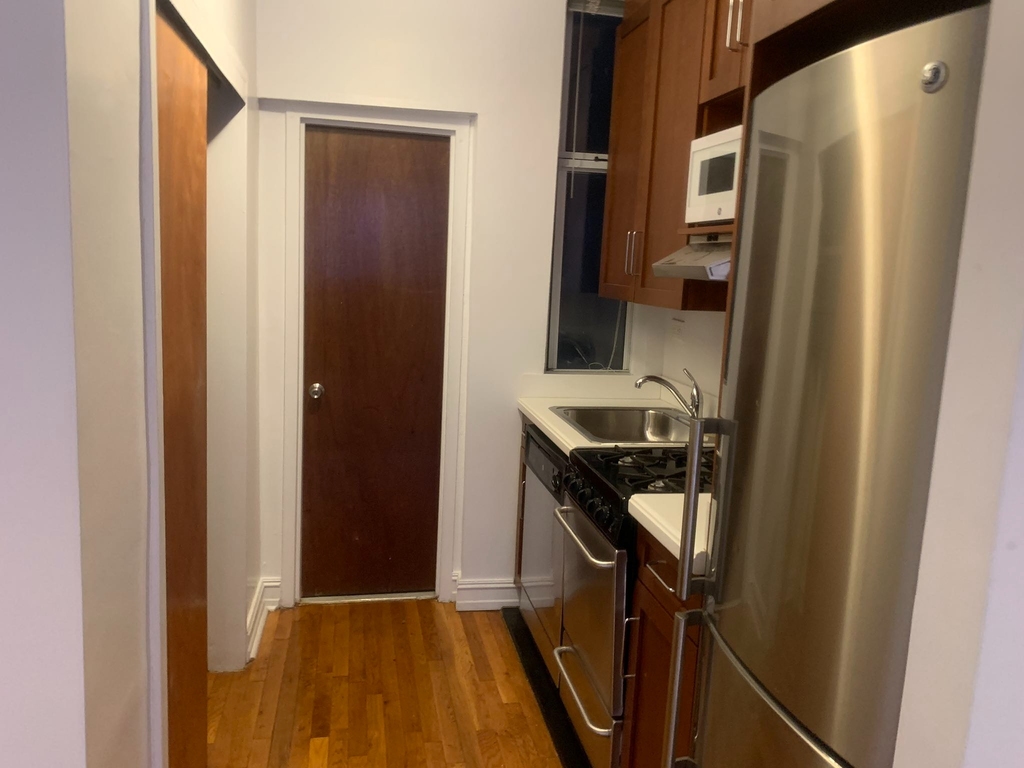 428 East 81st Street - Photo 4