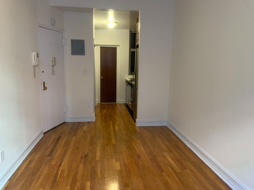 428 East 81st Street - Photo 5