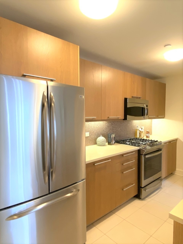 400 West 63rd Street - Photo 2