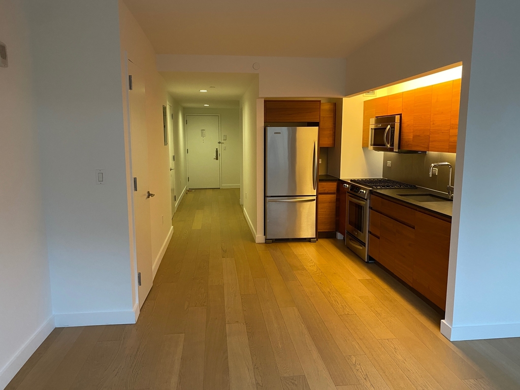 550 West 45th Street - Photo 6