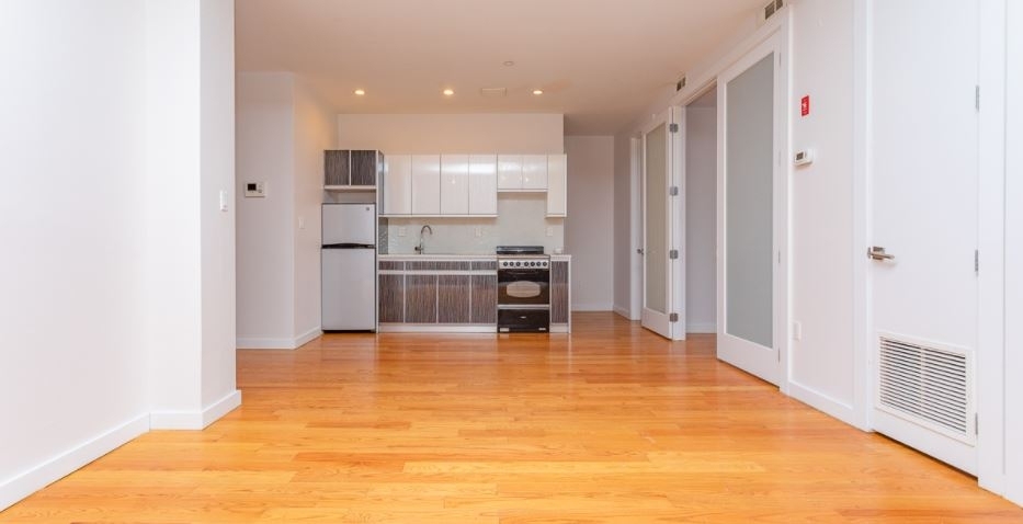 662 Park Place - Photo 0