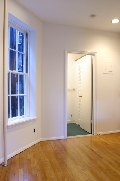 321 East 75th Street - Photo 3