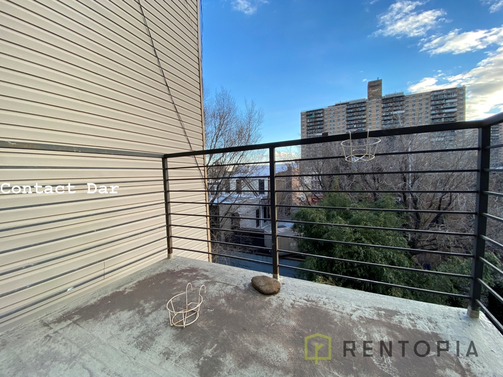 106 Meserole Street - Photo 0