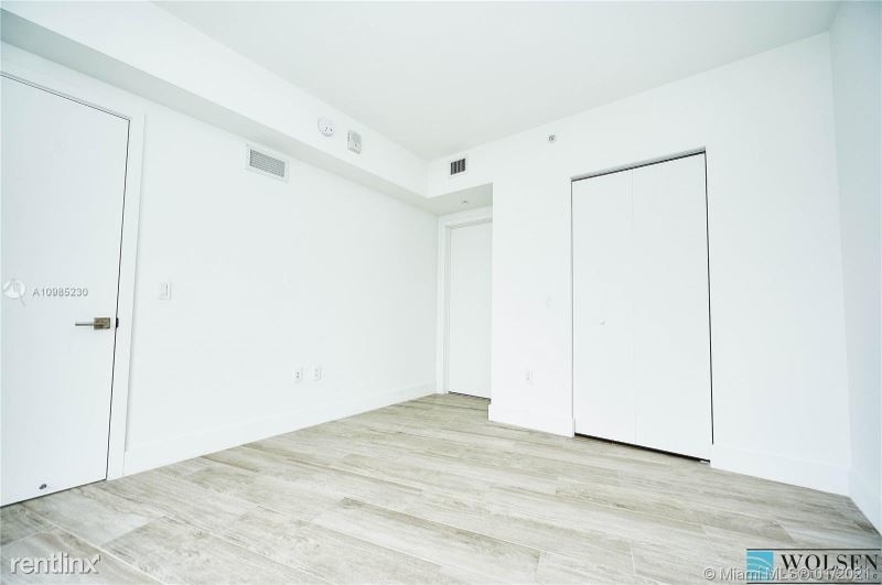 121 Ne 34th St 3104 - Photo 18