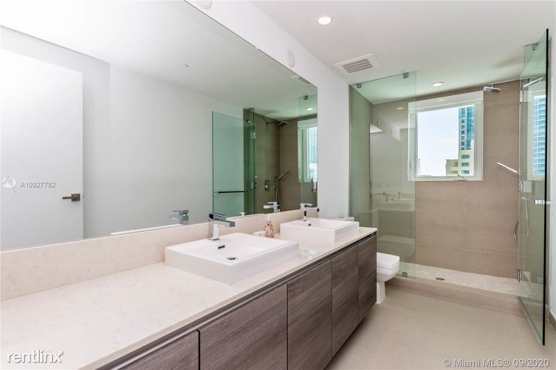 1425 Brickell Ave - Photo 10