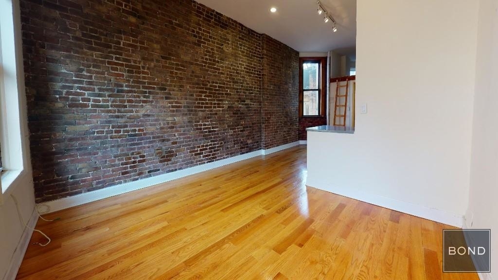 1654 Third Avenue - Photo 1