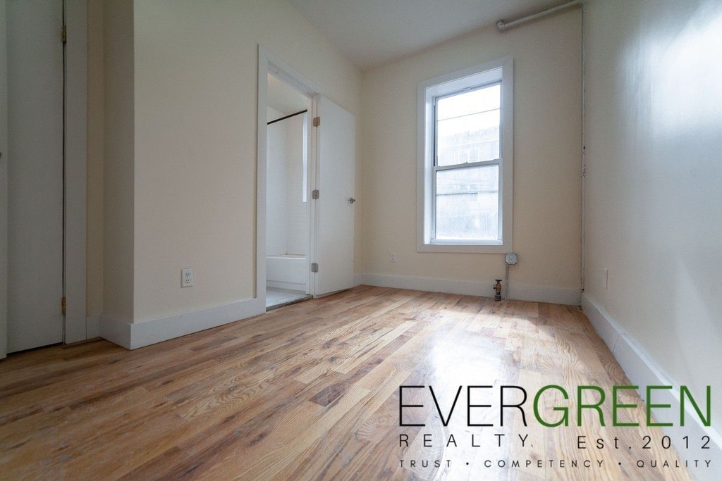 462 Lexington Avenue - Photo 2