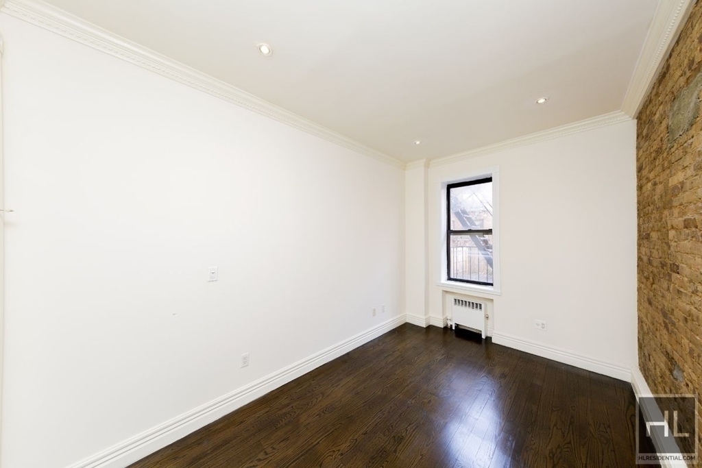 East 55 Street - Photo 7