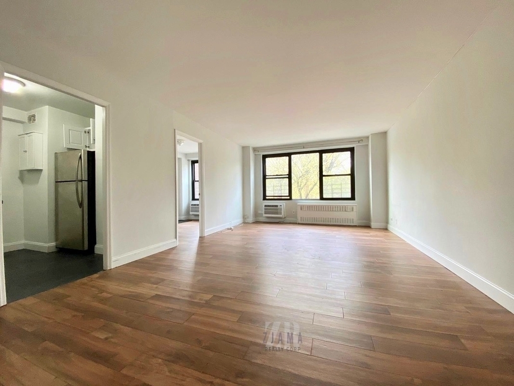 160 Parkside Avenue - Photo 0