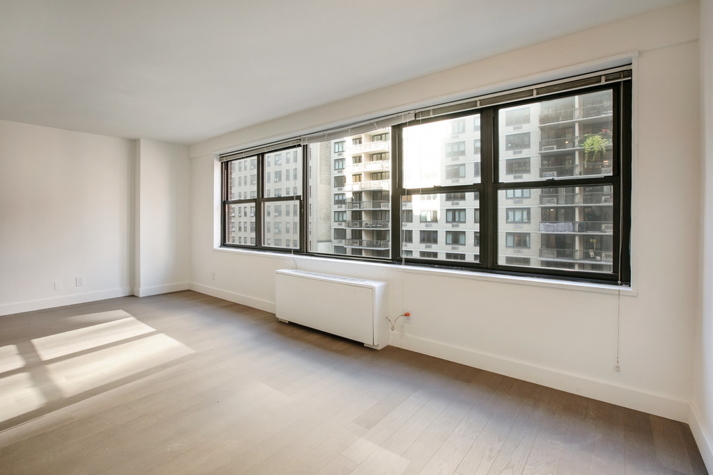 120 East 34th Street - Photo 0