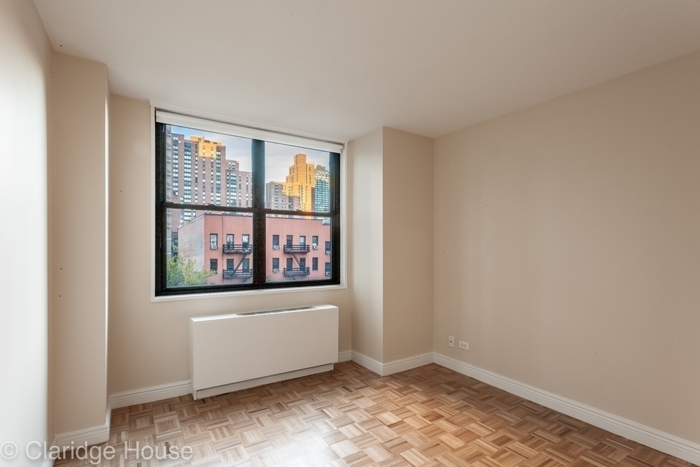 East 87th Street - Photo 1