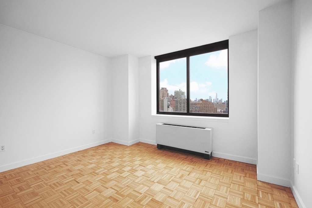 420 West 42nd Street - Photo 5