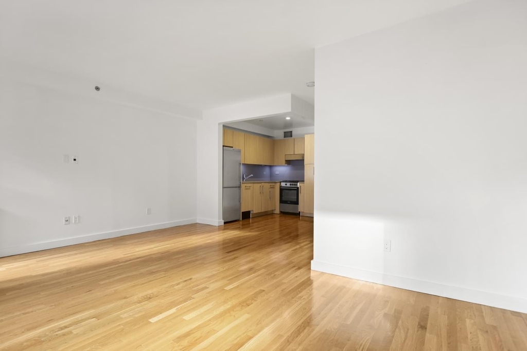 101 West 15th Street - Photo 1