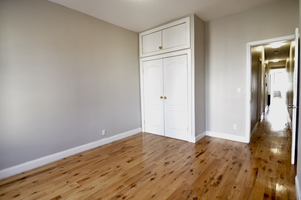 226 West 116 5W - Photo 5