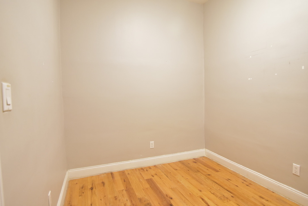 226 West 116 5W - Photo 8