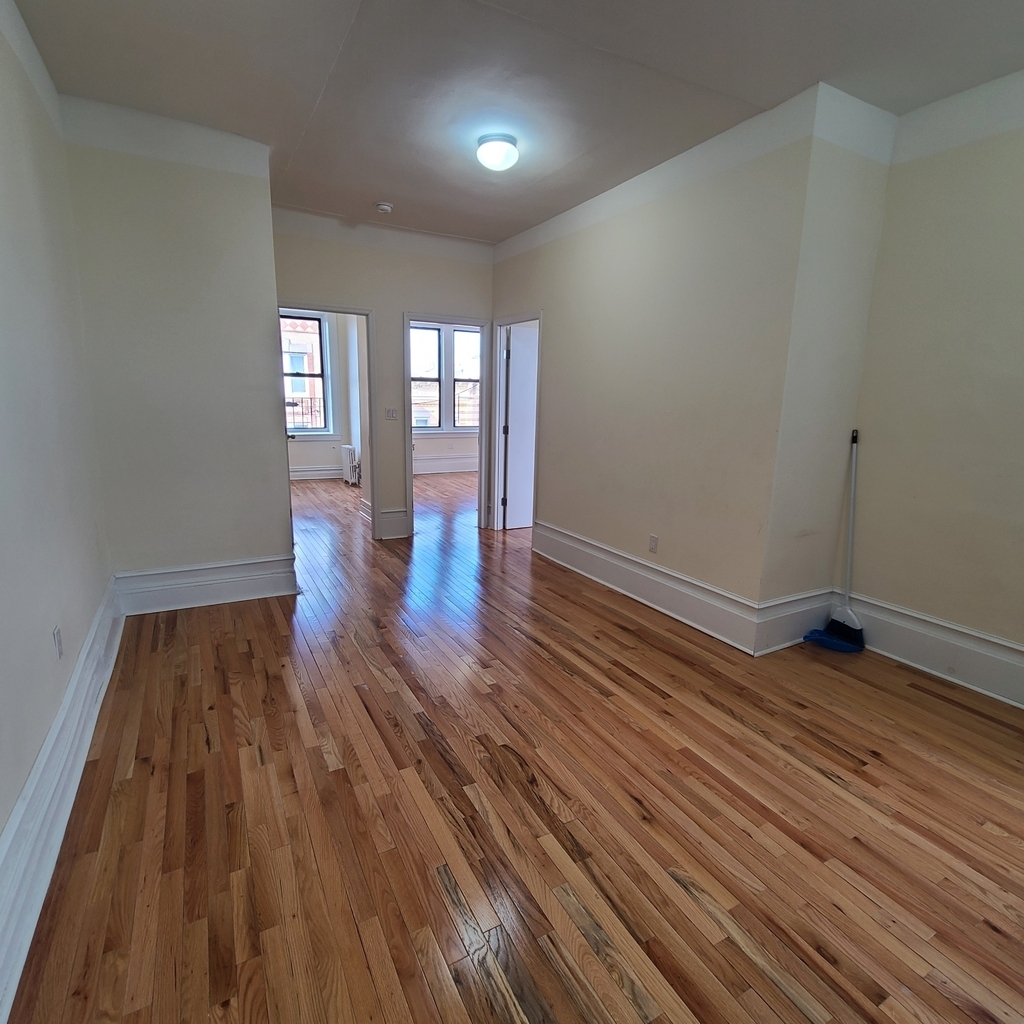 1702 Woodbine Street - Photo 1