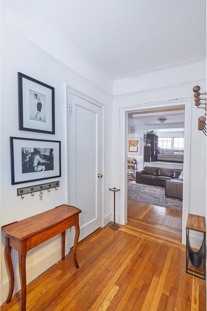 162 W 56th St - Photo 6