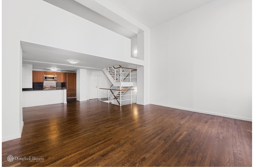 305 Second Avenue - Photo 9