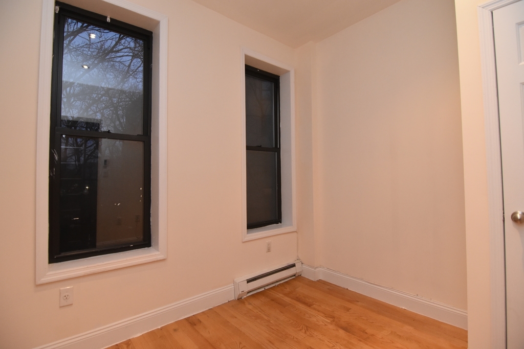 931 Amsterdam Avenue - Photo 6