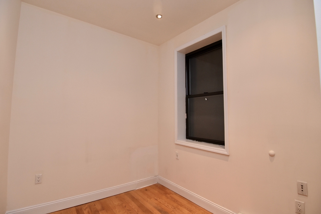 931 Amsterdam Avenue - Photo 4