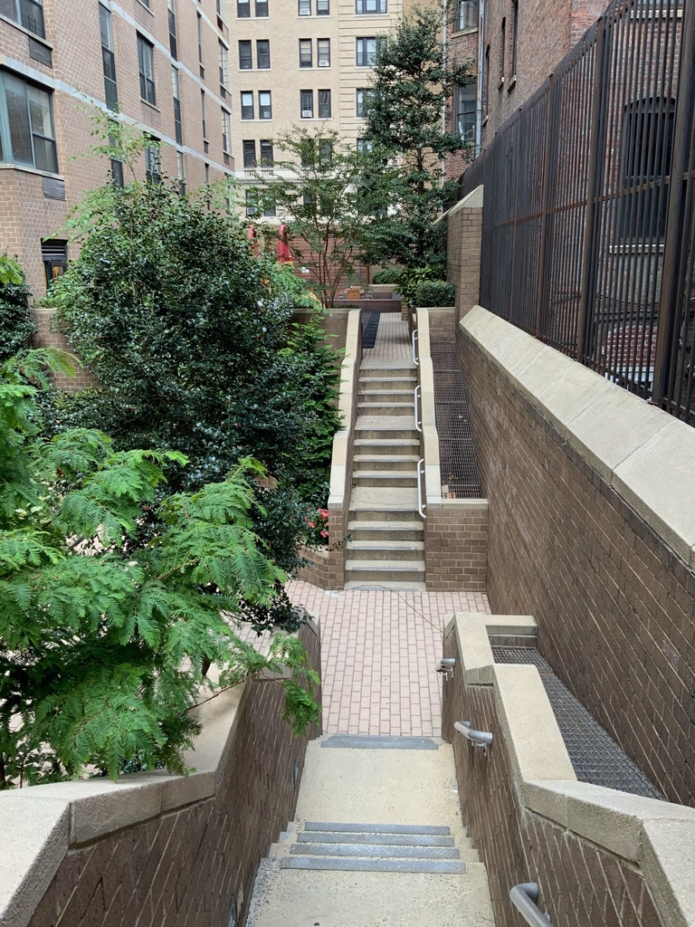 West 87th Street - Photo 12