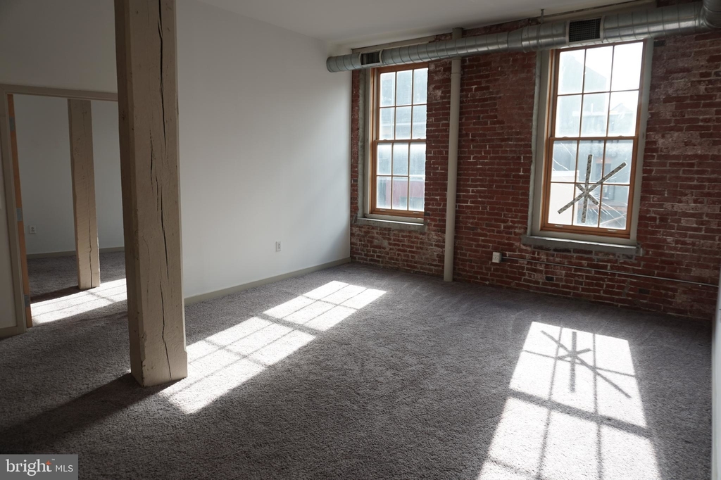 1011 N Hancock Street - Photo 6