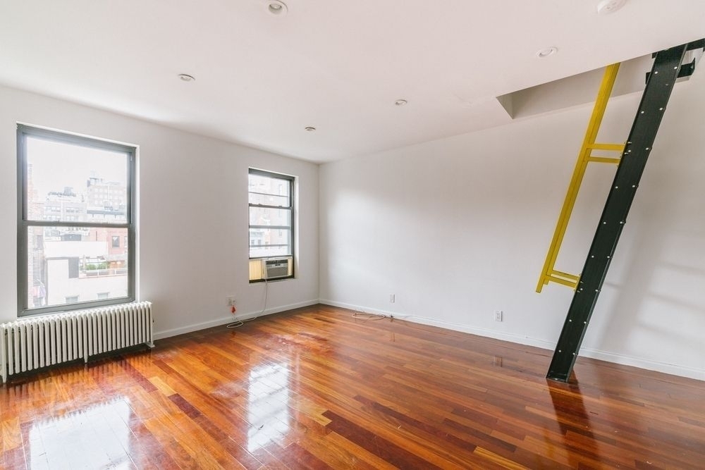 237 West 14th Street - Photo 3