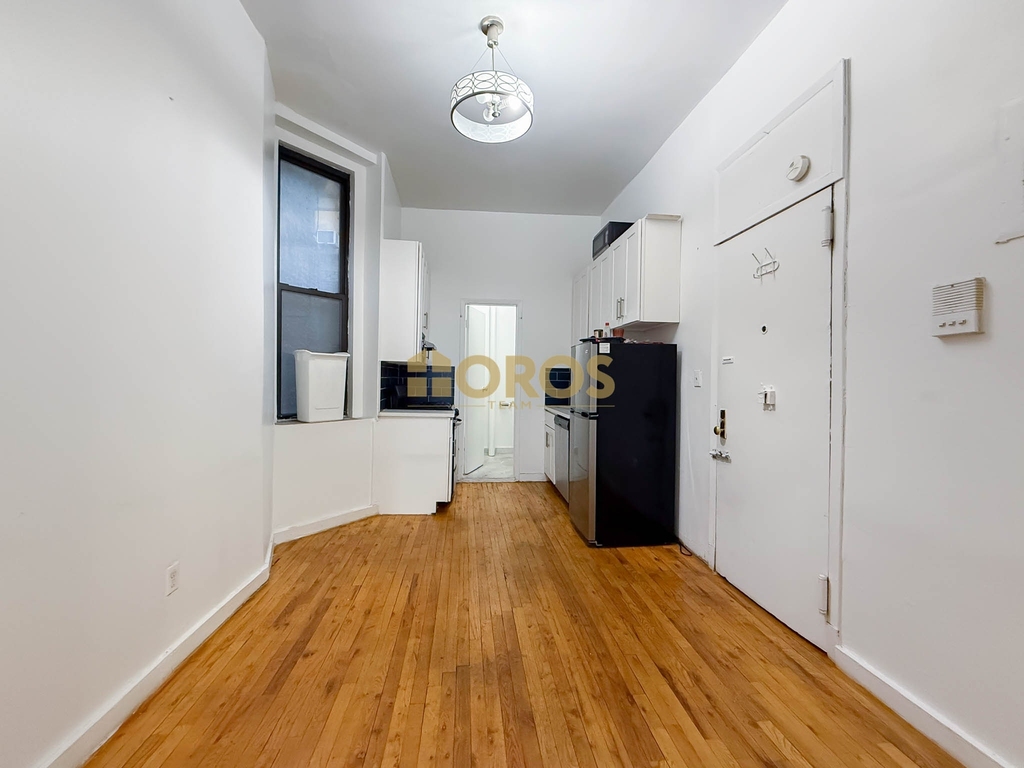 324 East 13th Street - Photo 4
