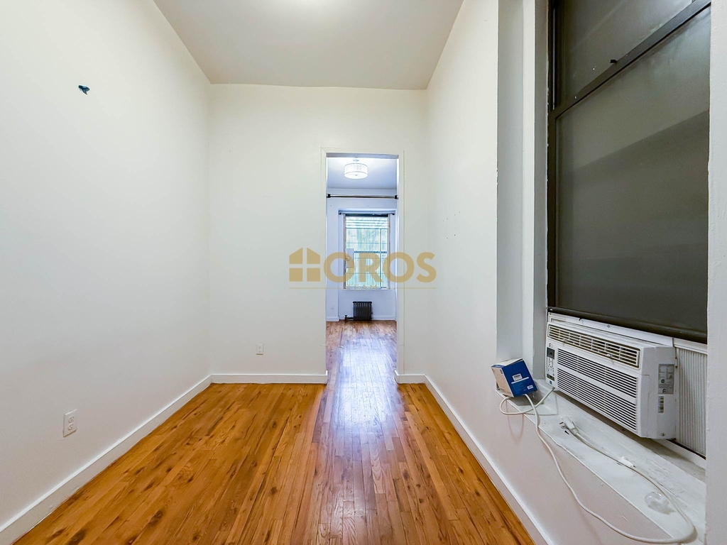 324 East 13th Street - Photo 2