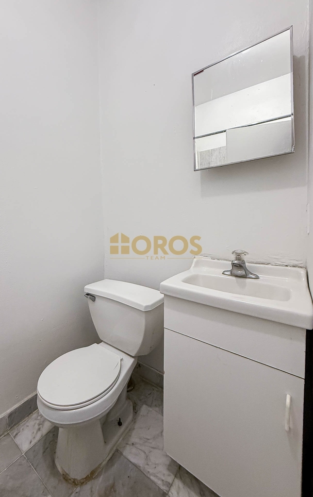 324 East 13th Street - Photo 7