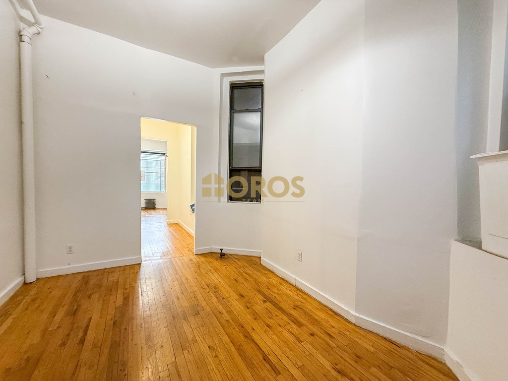 324 East 13th Street - Photo 3