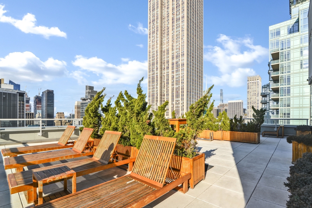 309 Fifth Avenue - Photo 9