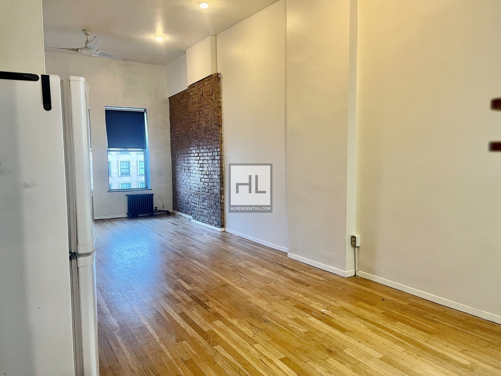 1672 Park Avenue - Photo 4