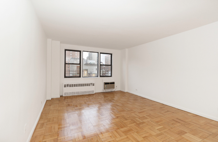 150 East 18th Street - Photo 0