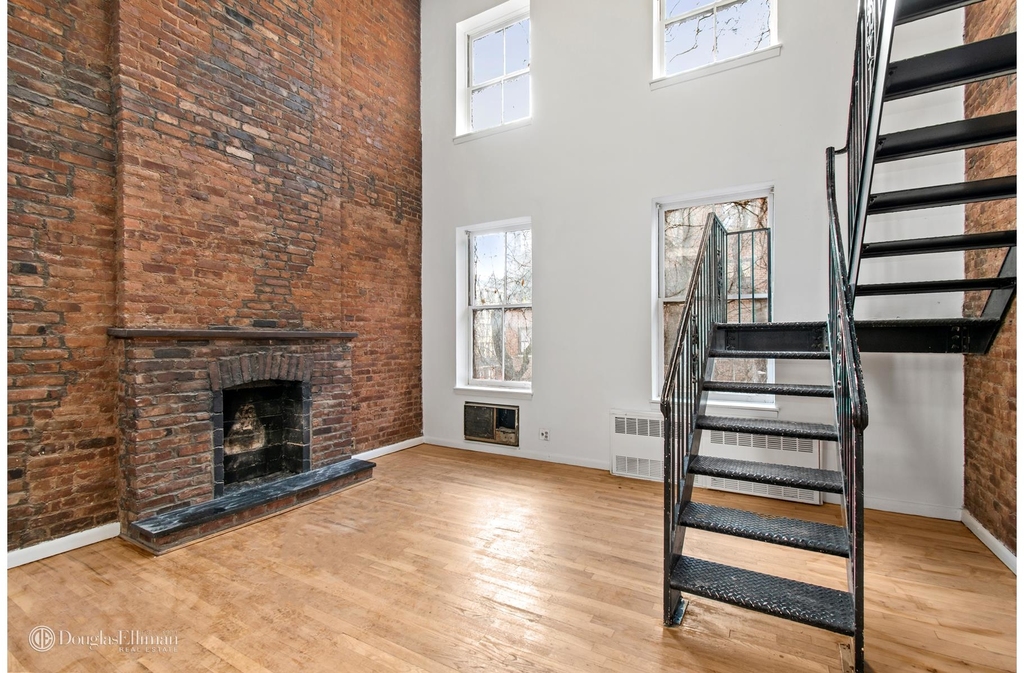 205 West 22nd St - Photo 1