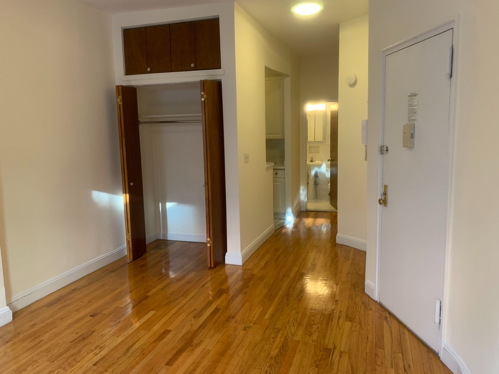 428 East 81st Street - Photo 7