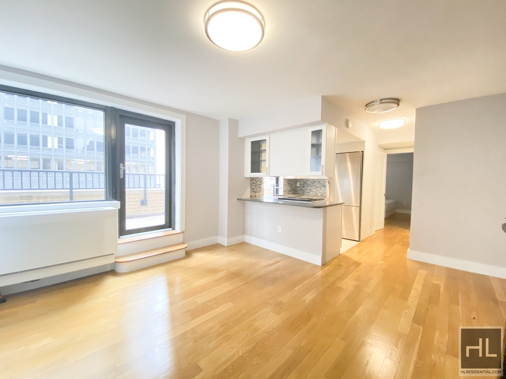 301 East 47th Street - Photo 3