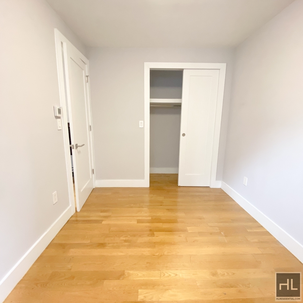 301 East 47th Street - Photo 9