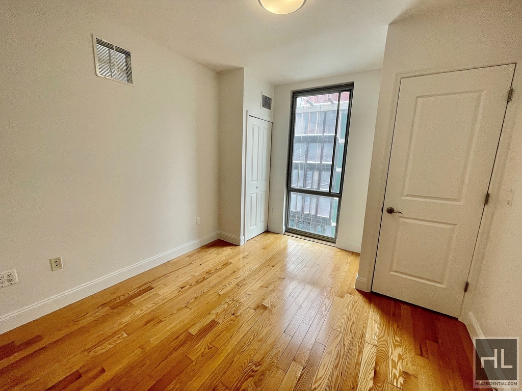 110 4 Avenue - Photo 9