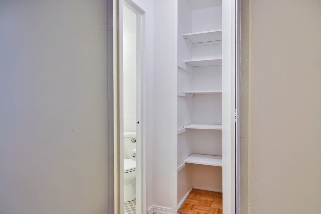 321 East 48th Street - Photo 5