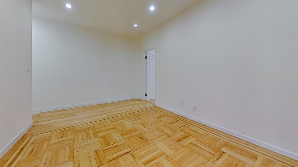 332 East 84th Street - Photo 9